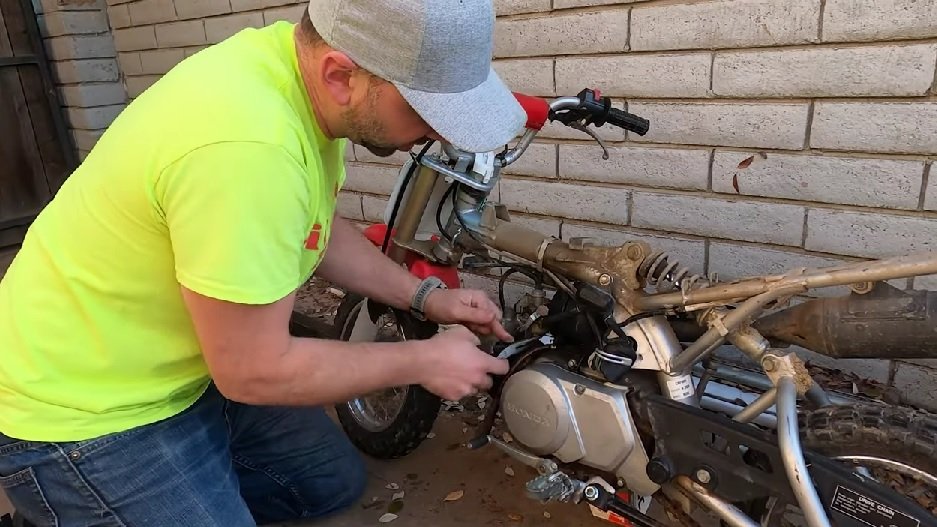 How Do You Know If Your Motorcycle Carburetor Needs Cleaning?